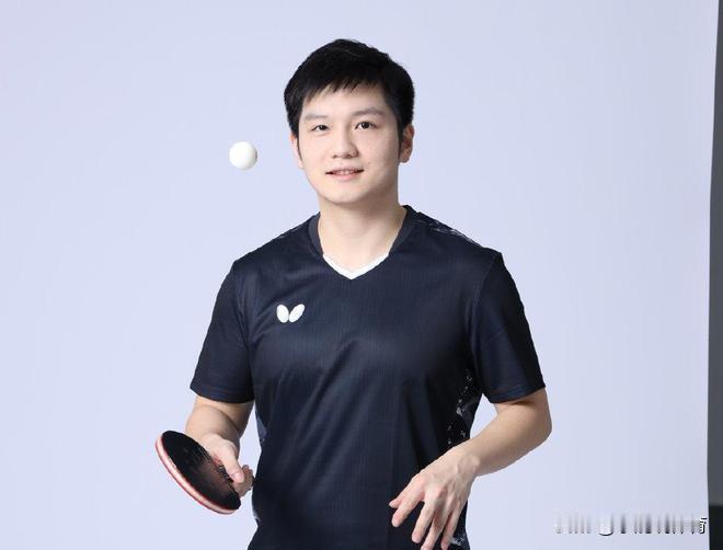 都是国乒一线球员，
为啥唯独樊振东拿下乒坛独一无二的重磅荣誉？
 
这一届全球形