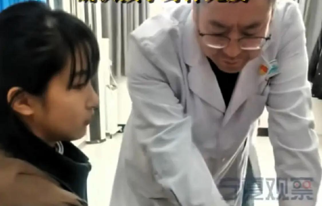 李佳婷爸爸发声：不会让孩子早早嫁人，她有更好的未来。孩子暂时以学业为重，不开通个