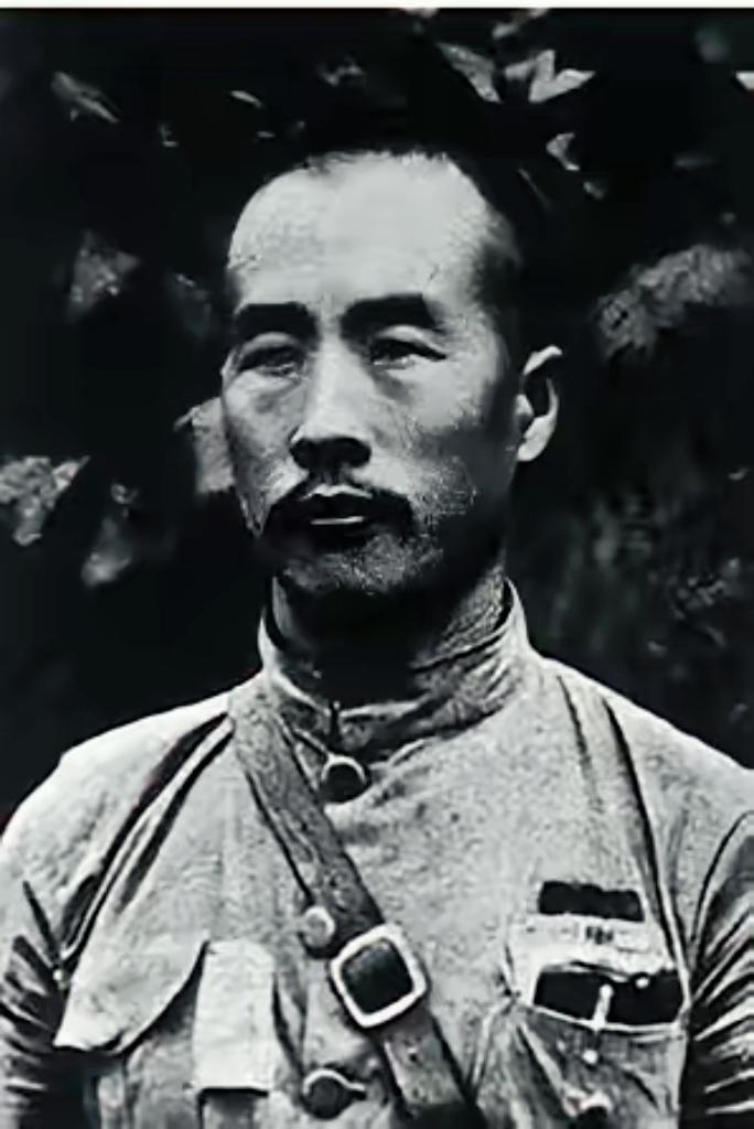 韩复榘被枪决时，身中7弹（头部2弹，身上5弹）。蒋介石知道后，训斥戴笠：“我说过