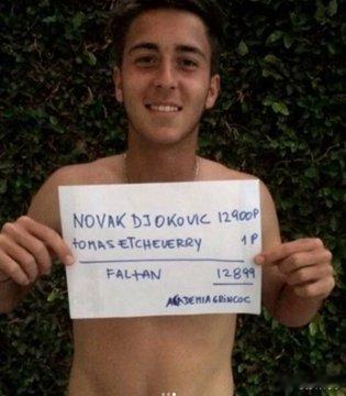 诺瓦克·德约科维奇是托马斯·埃切维里一生中的偶像。自从赢得首个ATP积分后，他便