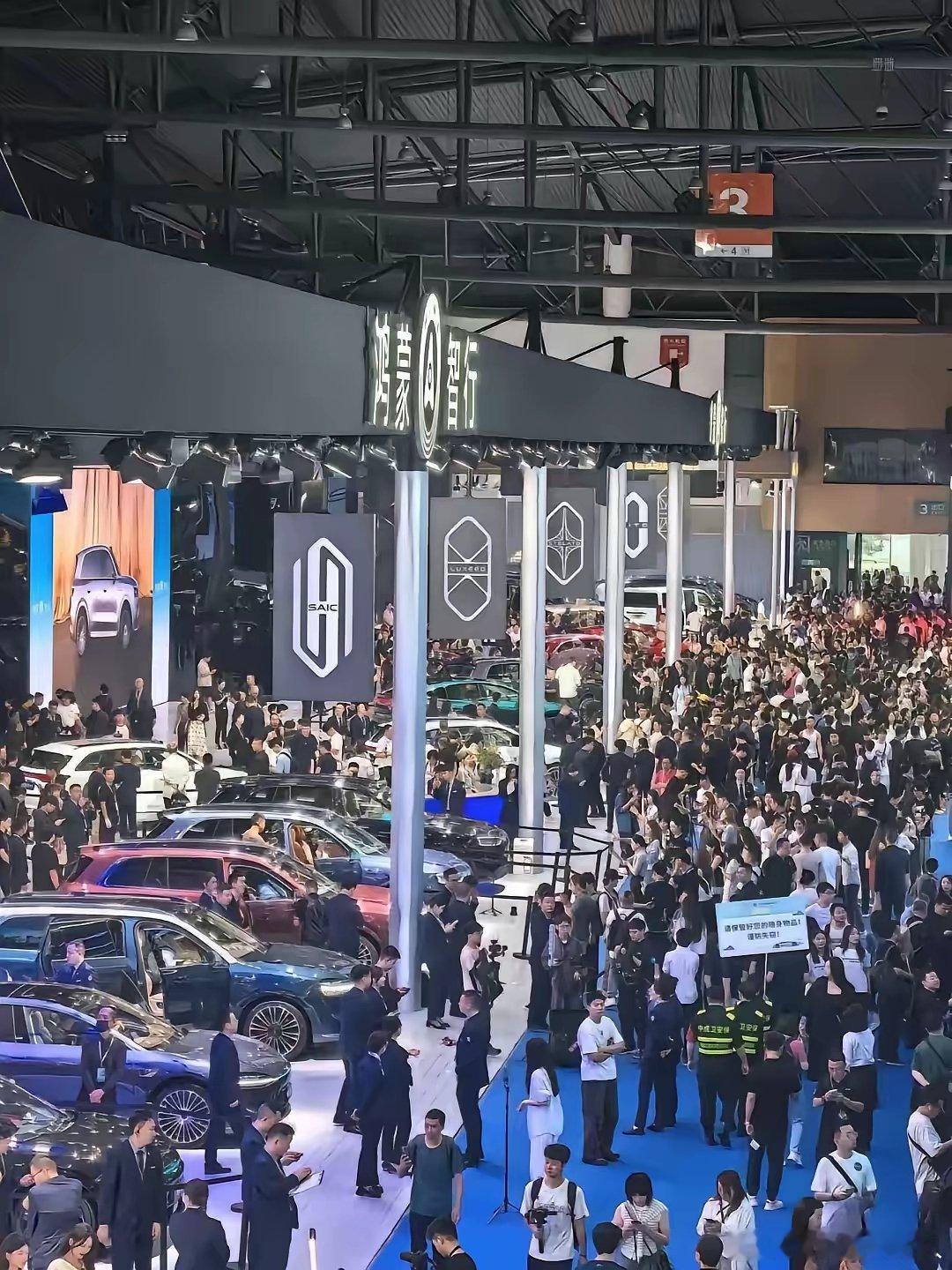 总算明白为啥好多品牌都不乐意参加车展了，实在是不想去自找没趣啊！要知道，如今BB