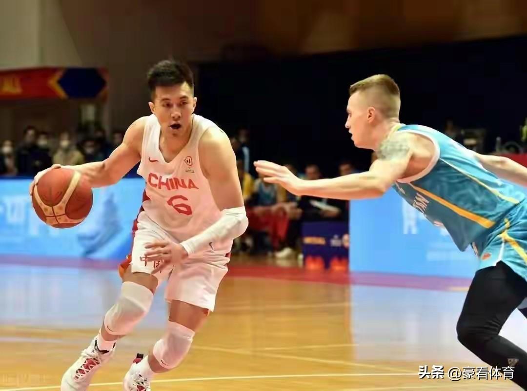 按巅峰期来看！男篮国家队现役最强五人如下。多人有NBA履历。

首发：
组织后卫