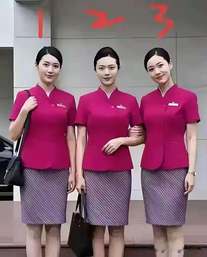 三个空姐有一个是真人，有两个是AI生成假人，你能看出谁是真人吗 