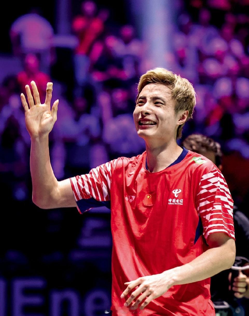 2025年世界羽联年终总决赛 男单小组赛第三轮石宇奇🇨🇳 2-0（21-9/