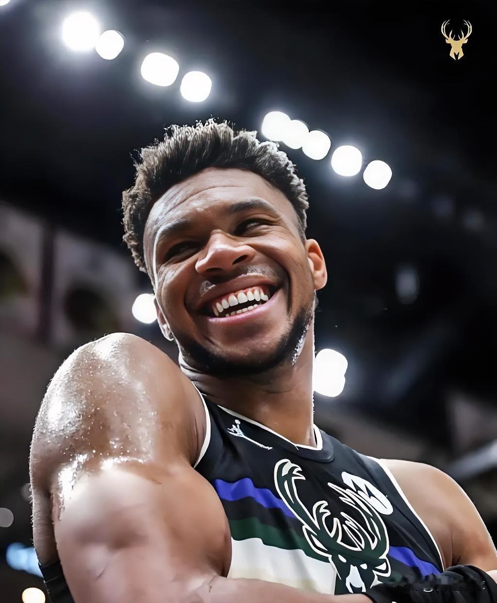 NBA全明星赛世界队球星数据一览：

01、字母哥，31岁，雄鹿大前，希腊🇬?