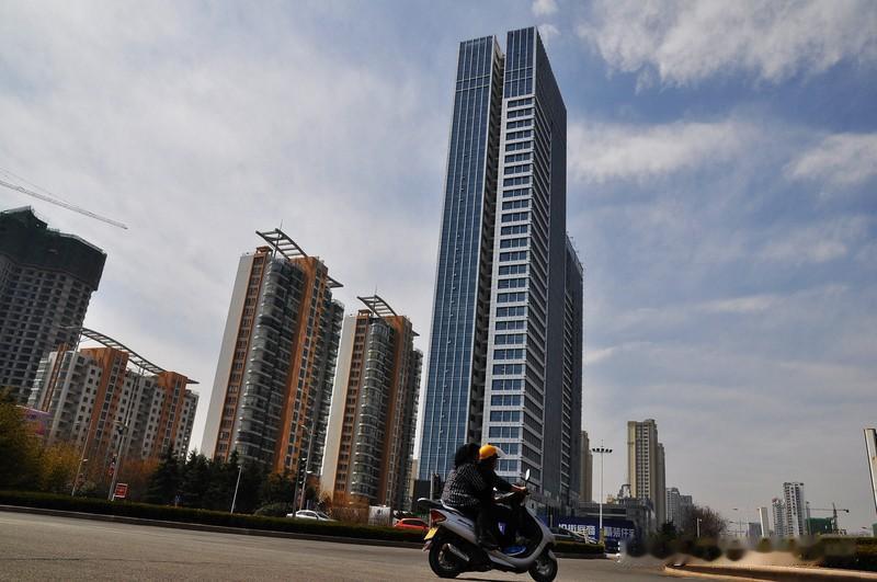 那些指望2026年房贷利率大降的人要失望了。
之前公积金贷款利率下降了25个基点