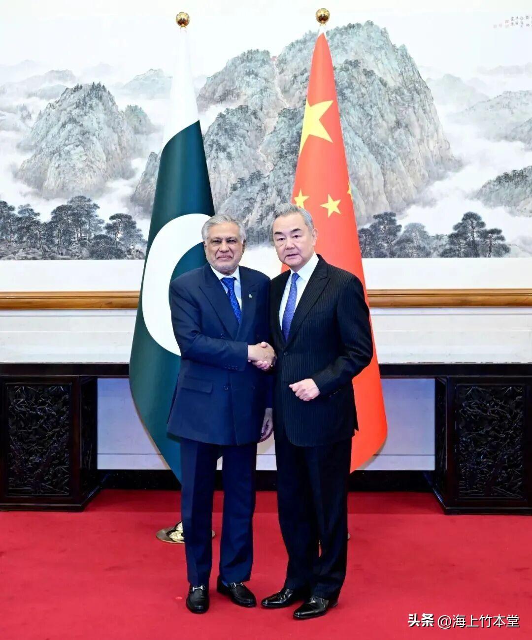 中巴：为啥这时候联手

2026年3月31日，中共中央政治局委员、外交部长王毅在