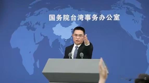 连幼儿园孩子唱几首歌都要管？某些人的玻璃心碎了一地！

最近岛内发生了一件奇葩事