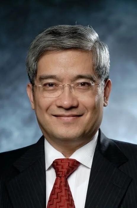 经济学家郎咸平说，那些直播跳舞的人，不必嘲笑她们，没有文凭，又不能卖苦力，幸亏有