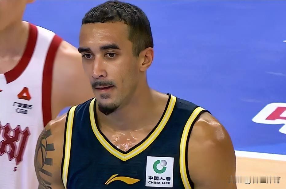 通过CBA俱乐部杯这两场比赛，基本可以证明广东队小外援奎因，已经验货成功了吧？