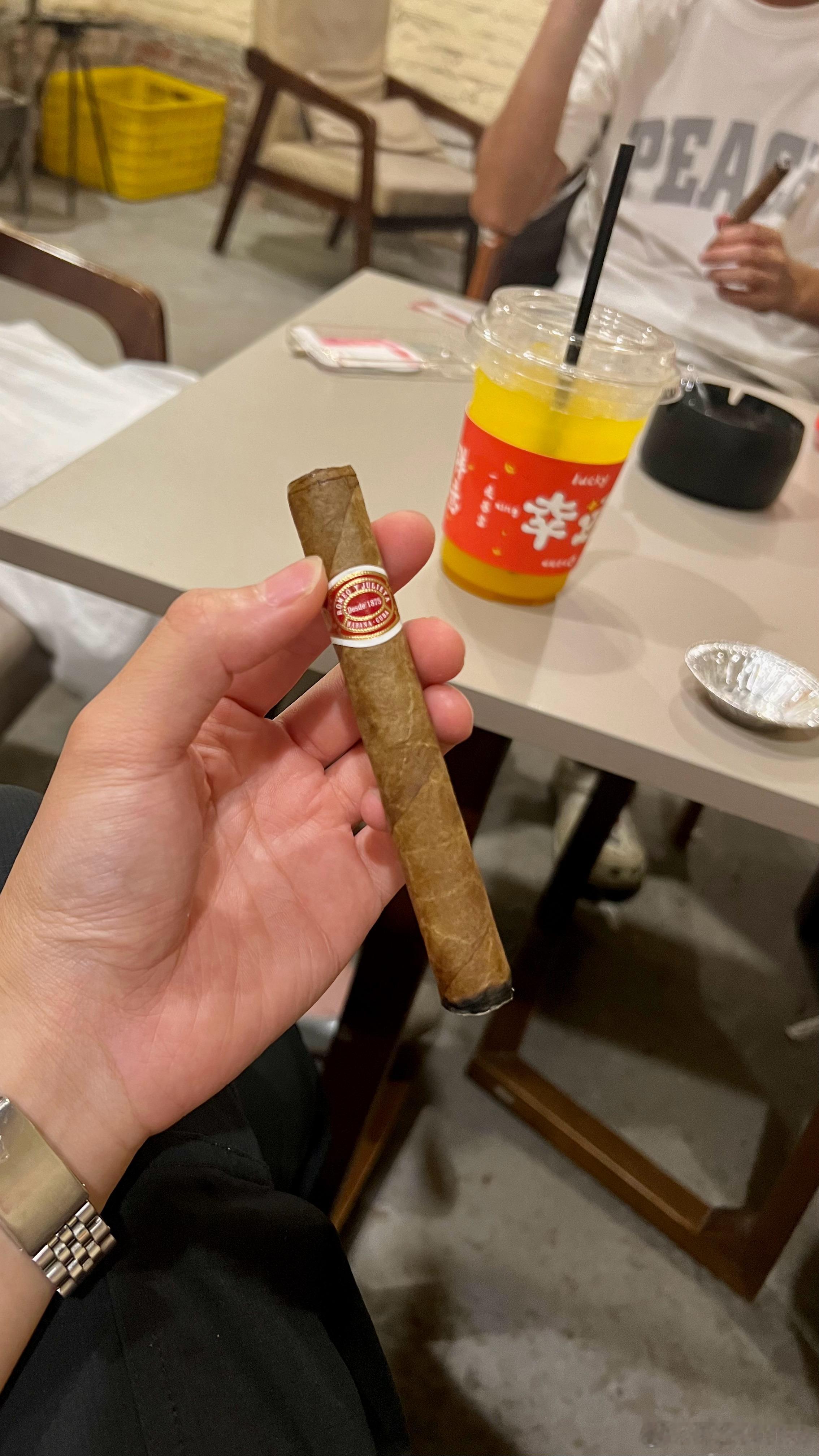 [晕]第一次试妙丽，怎么这么差，养护时间和环境都没啥问题，奇怪了[泪奔] ​​​