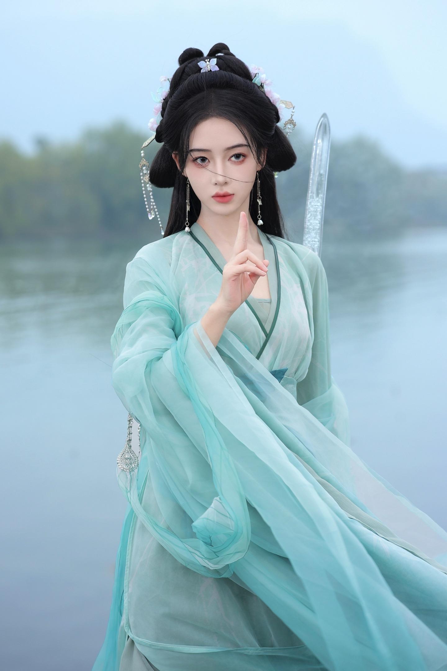 一剑一世界，一心一江湖。