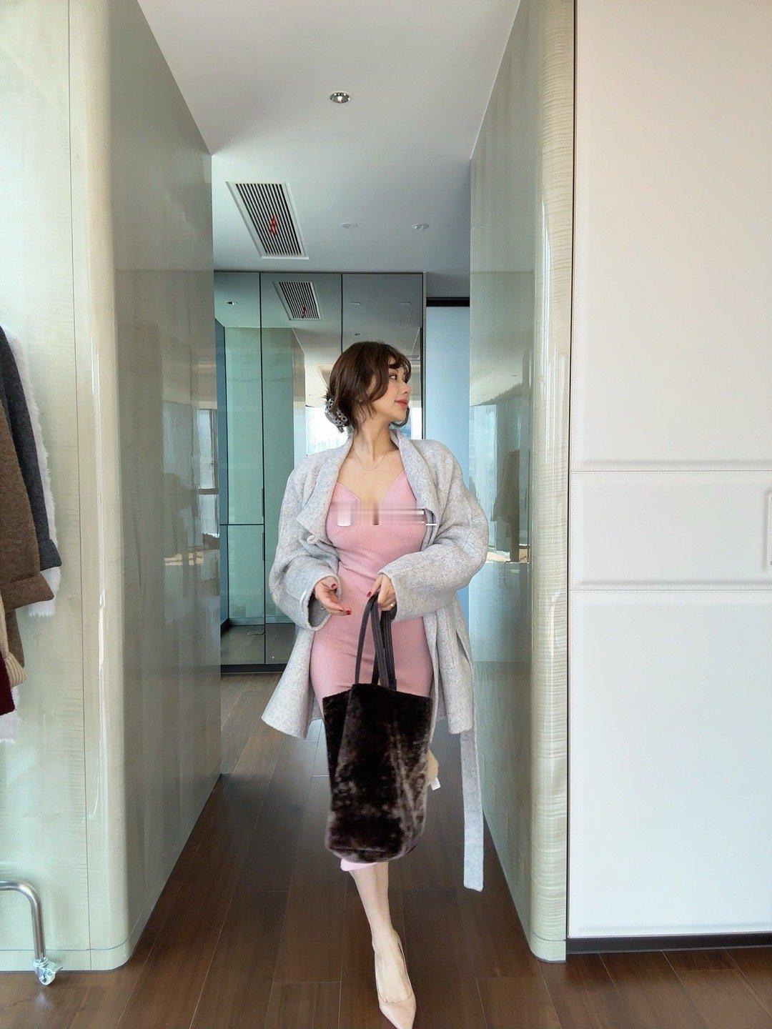 三个颜色羊绒连衣裙 