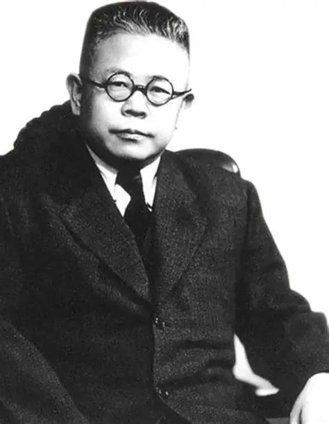 1945年7月，国民参政会上，傅斯年把炮口对准了行政院副院长兼财政部长孔祥熙。起