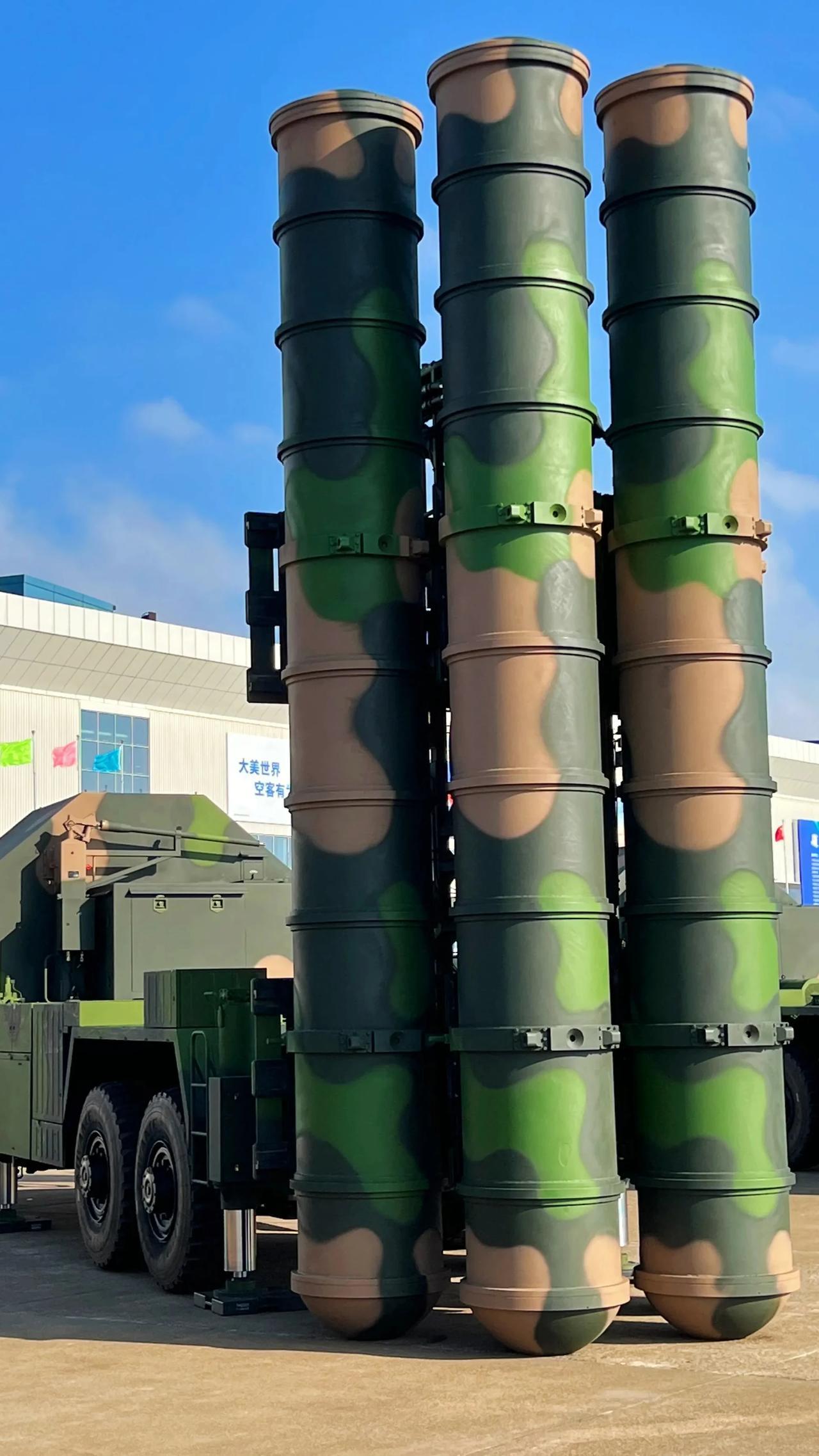 红旗-9B防空导弹，有陆基和海基型号，区域防空反导利器……
#武器美学# 
#唯