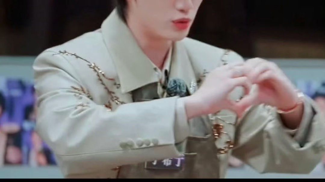 丁程鑫开推角色名丁程鑫角色名叫丁布丁丁程鑫节目角色正式揭晓，本次身份名为丁布丁，