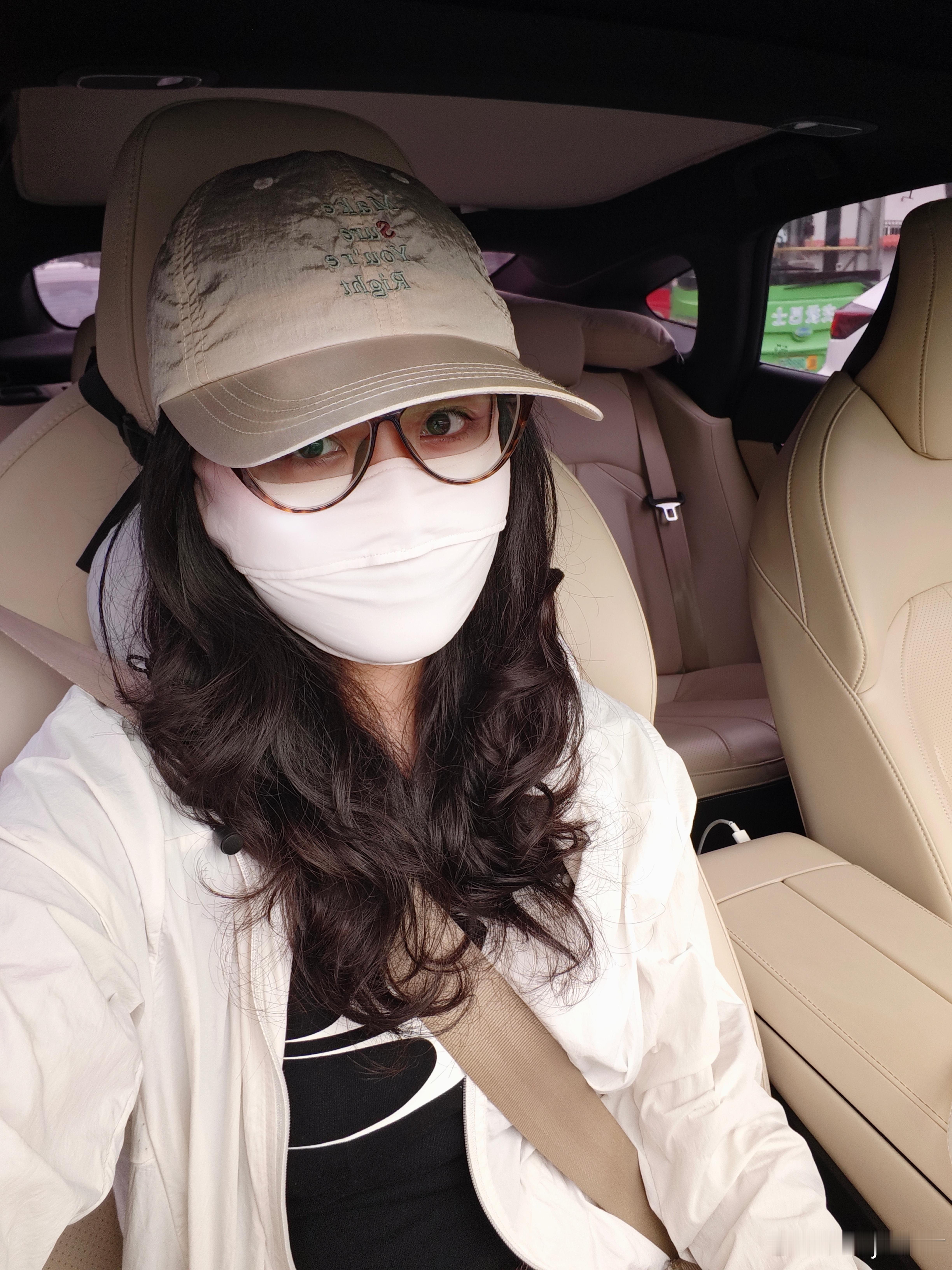 睡眠自由才是最爽的自由每天起床上早八的时候怨气有多重谁懂[怒]只有周末才能爽睡到