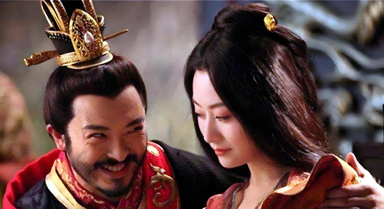 东晋皇帝司马曜与宠姬张贵人酒后戏言，心胸狭窄的张贵人，一怒之下叫来心腹宫人将熟睡