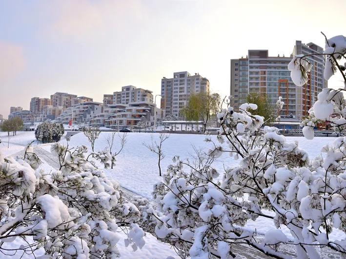 朝鲜琼楼洞雪景