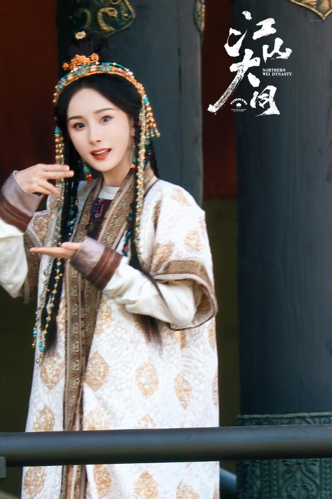 妈幂妈幂，甜死我了杨幂比划着提醒大家去吃饭