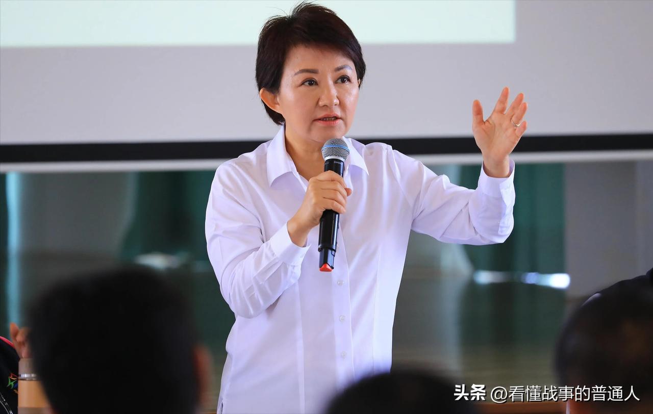 卢秀燕跑到美国，见了波士顿华人市长吴弭，张口就是"台岛之光"——这话说得比任何公