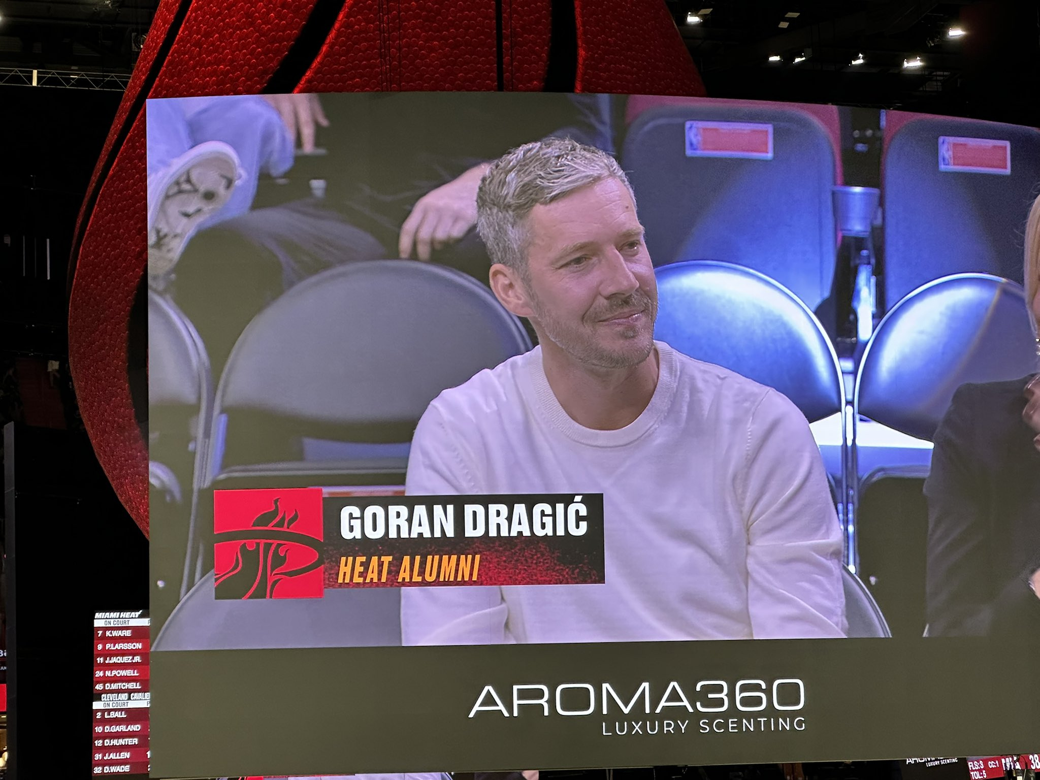 热火钻粉又来看比赛了[酷]骑士vs热火迈阿密热火[超话] ​​​