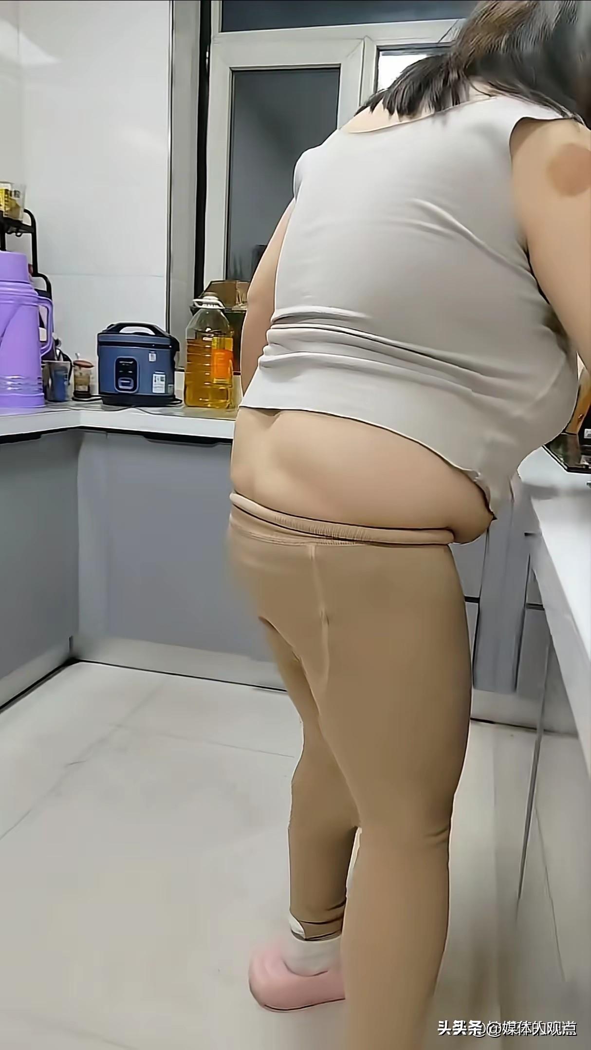 有网友让我给这两张图片配个文，我配了，大伙看看成不成[捂脸]
●昨天有网友给我发