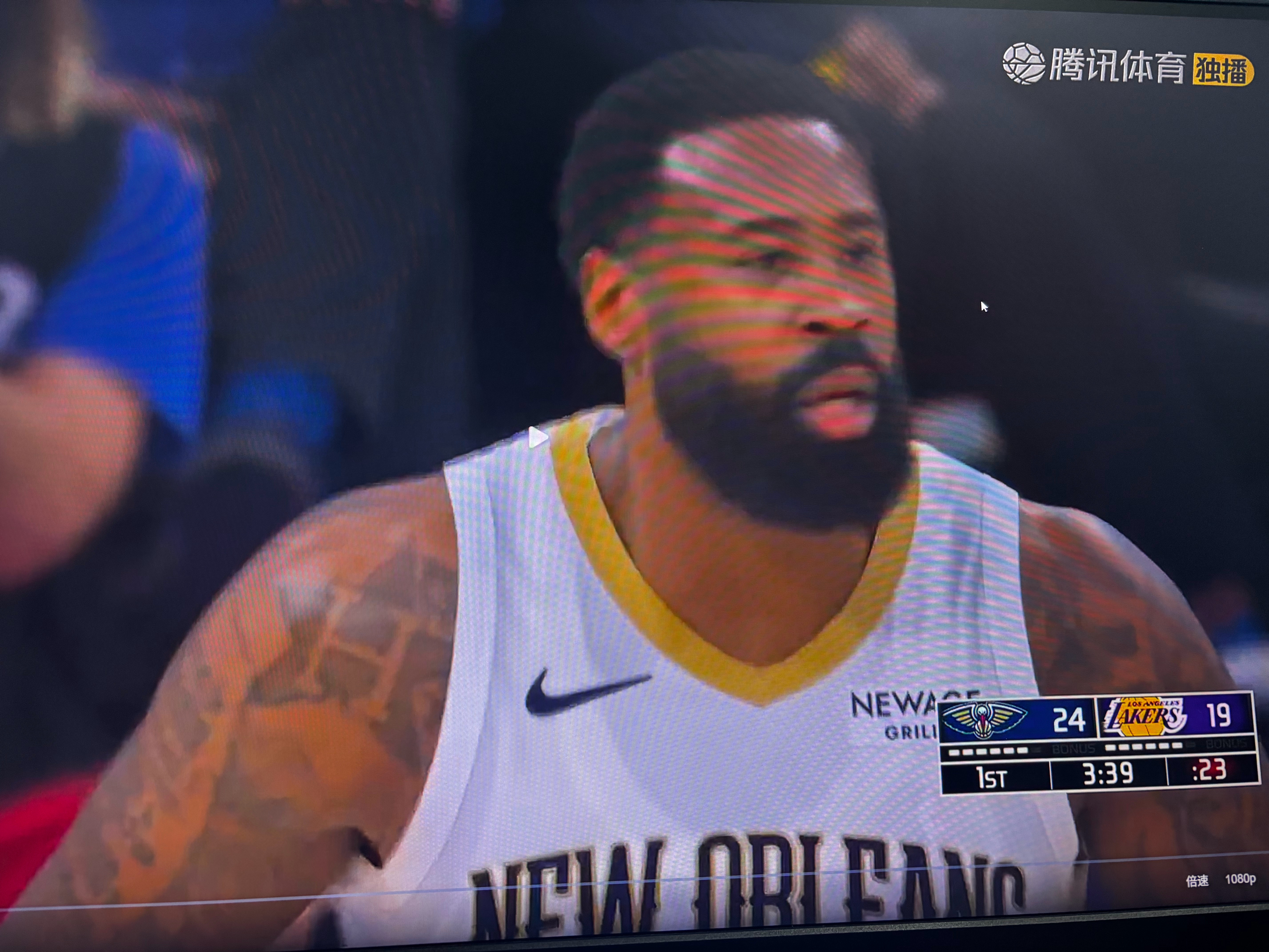 回看湖人比赛录像，发现小乔丹在鹈鹕队打球呢。这么多年了，37岁的他还能在联盟征战