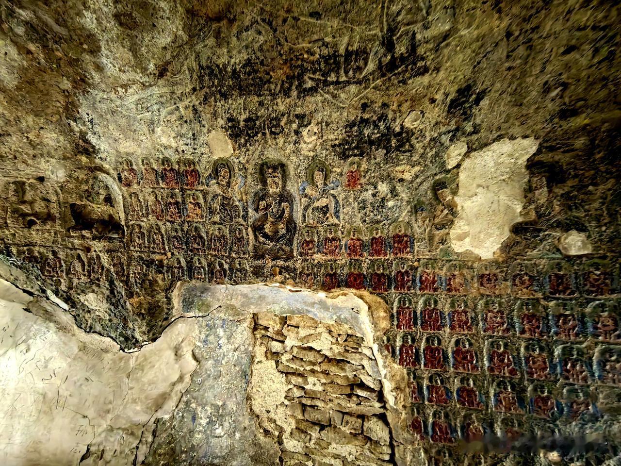 2025.10.10
东北红叶之旅第二天。
​昨天石家庄出发上高速有点惊心动魄，