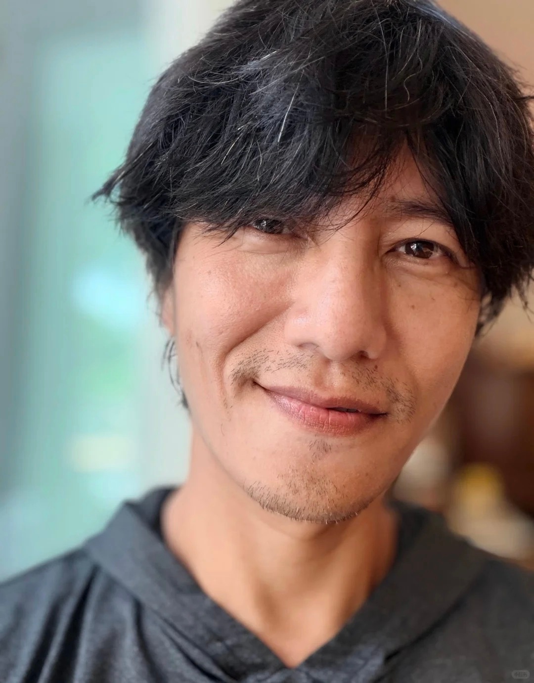 陈坤没有网上说得那么玄乎，被替换了什么的。我也看了他早期的一些采访视频，真的是人