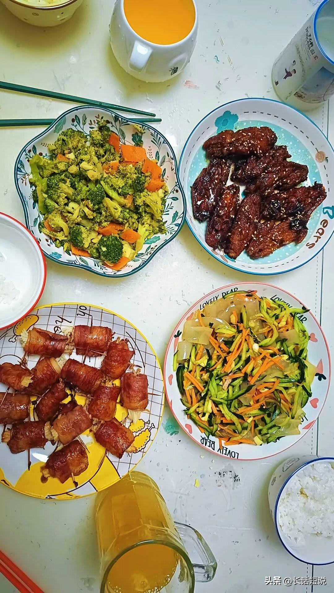 “哪有男人天天做饭的？我们家的家规就是女人做饭，你都不会做饭，我们家娶你进门图的