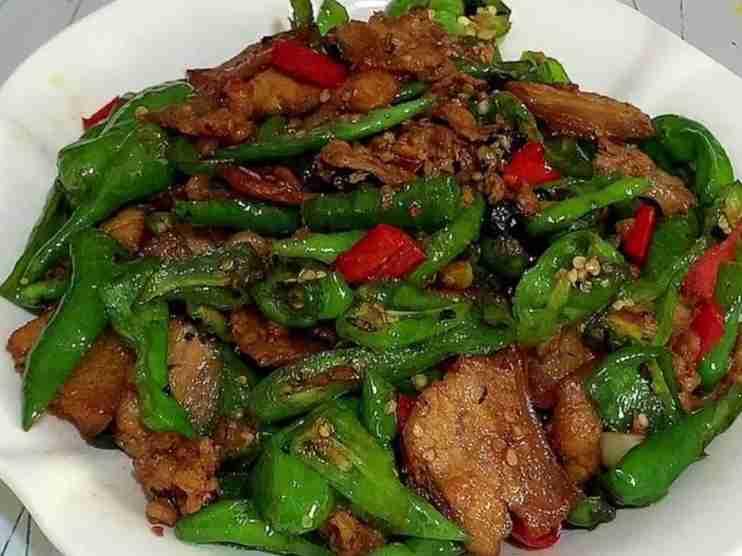 中午点个辣椒炒肉尝尝
带定位晒今日生活
我的今日状态：😁轻松愉快
我这里的天气