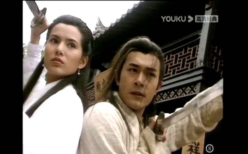 小龙女没爹没妈，但《神雕》里杨过的终极对照组，其实是郭芙。
一剑下去，杨过的胳