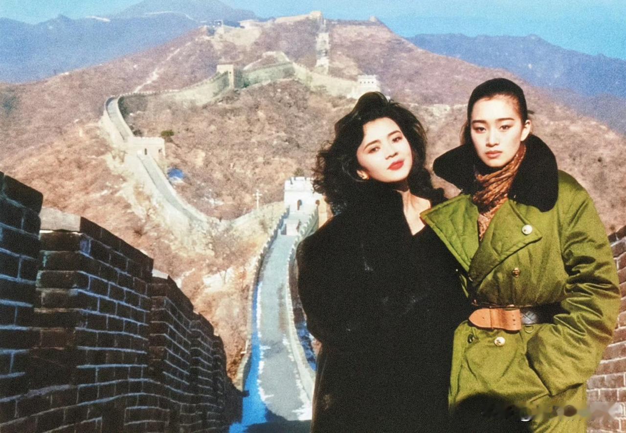 1989年底，陈玉莲到北京探班巩俐，两人之前并无合作，但她俩却有一个特别的缘分。