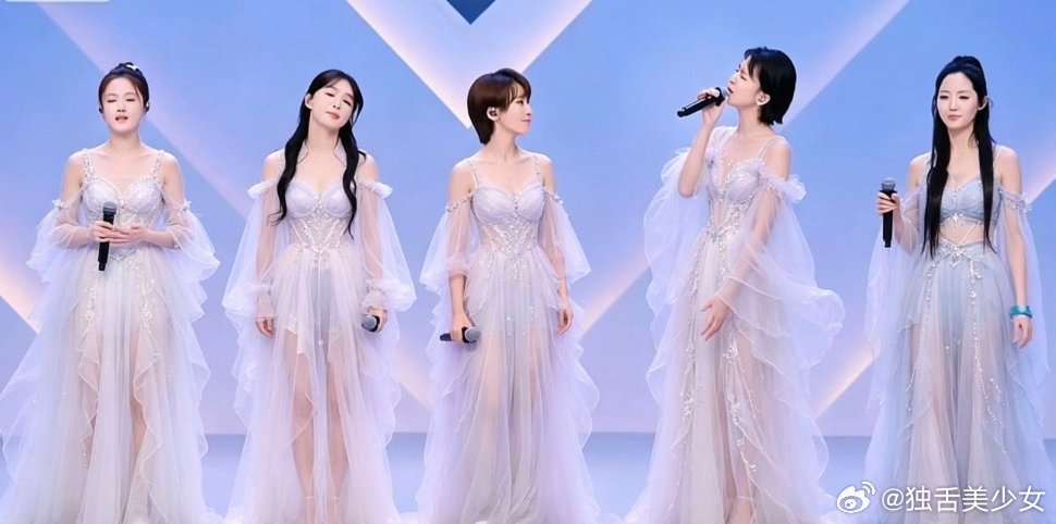 浪姐三公打出总决赛的气势乘风三公舞台尽显总决赛水准，舞美编排极具冲击力，姐姐们突