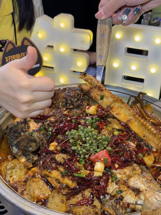 吃顿饭像开派对，这家餐厅生日体验绝了