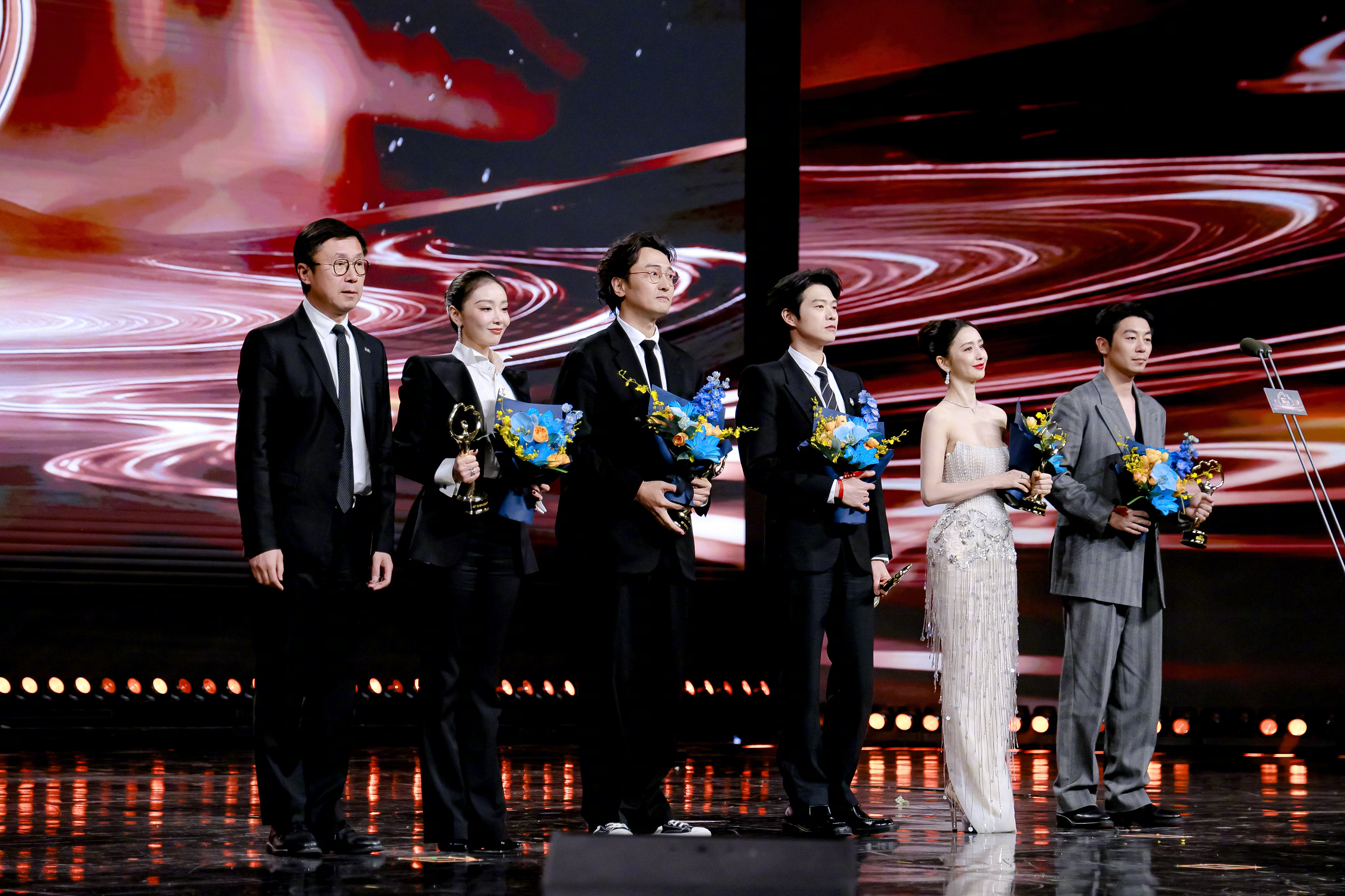 你好佟丽娅在复制粘贴的时代，你是手写的诗