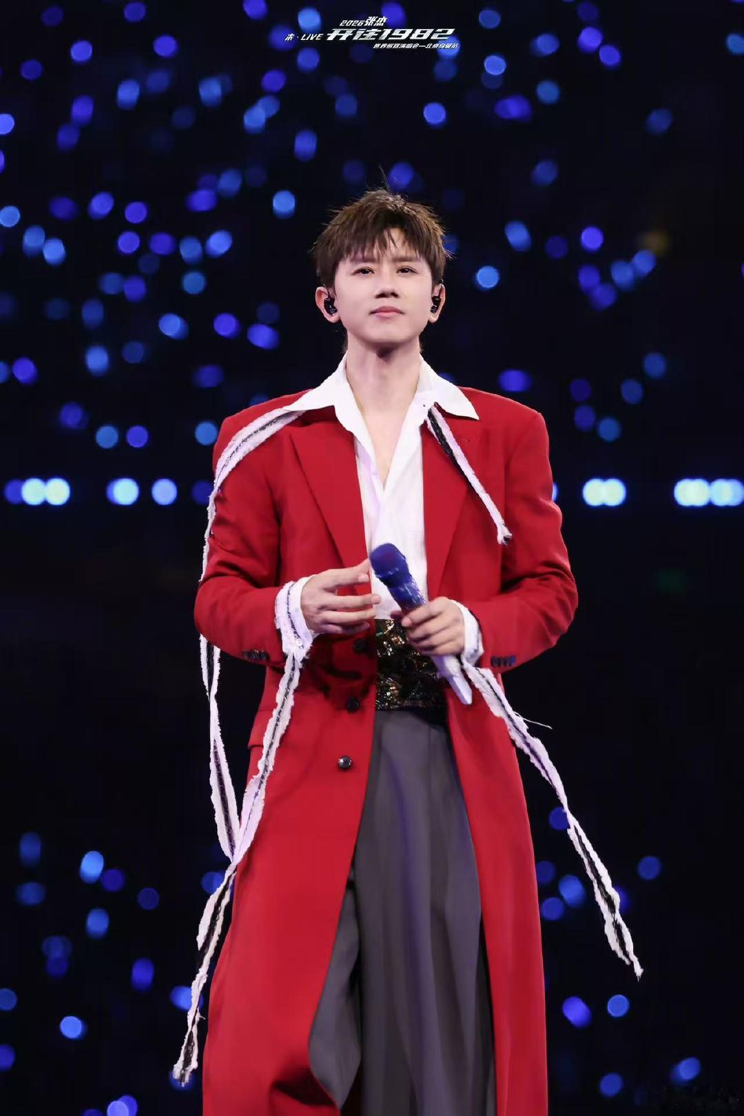 张杰演唱会未live的意义鸟巢之上，未 LIVE 延续热爱，列车驶过，把幸运与温