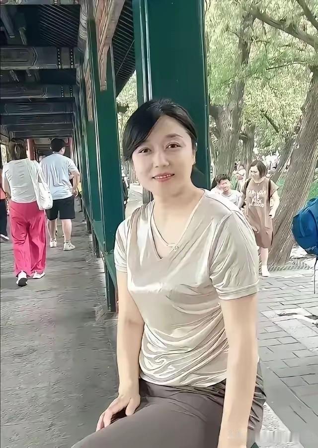 成功的女人都有一个特点
那就是存钱
意思就是赚得多花得少
所以
时间久了
家里就