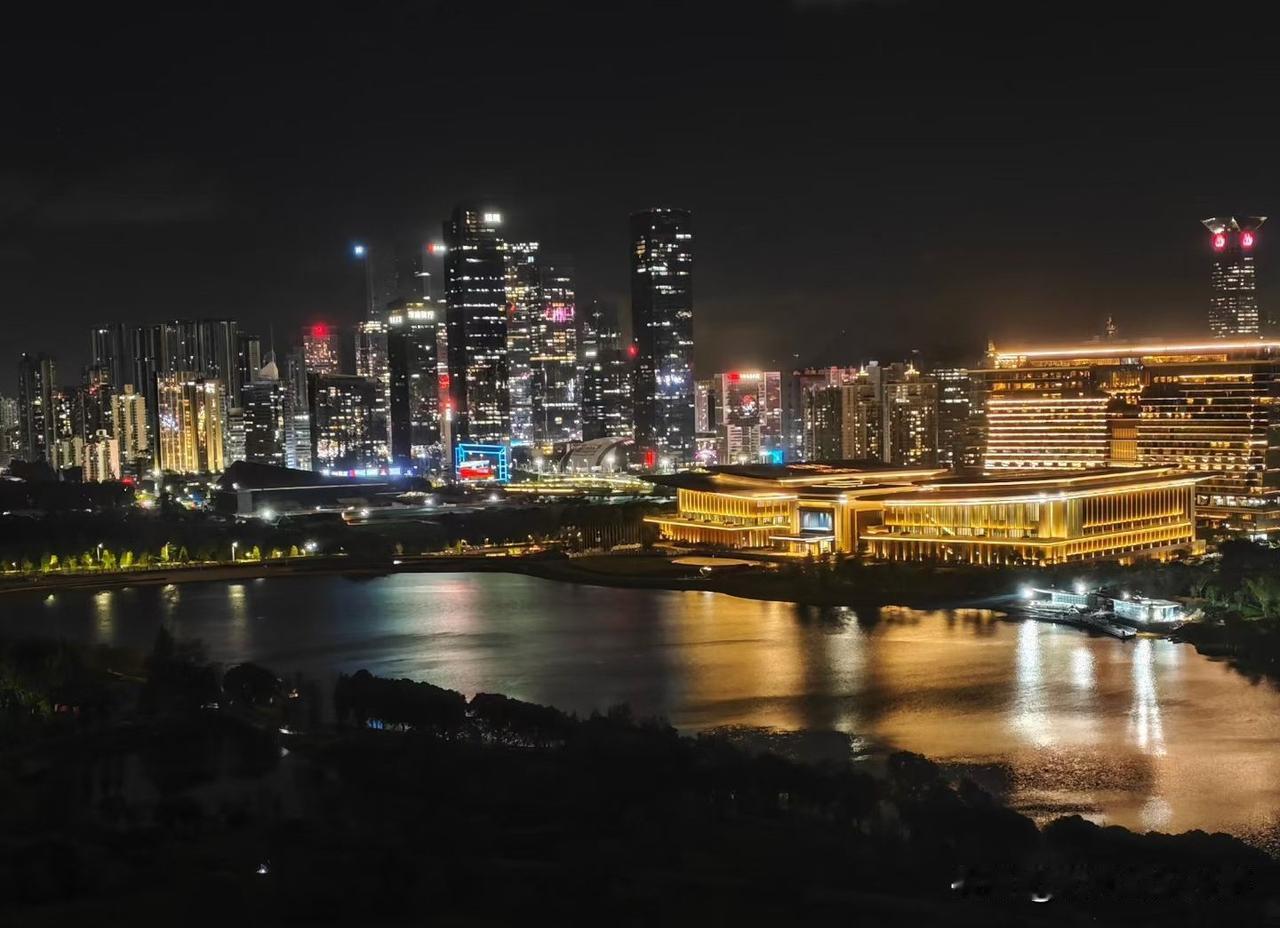 ❤️精力耗干的时候，脑子会做一件聪明的事——它会自动找一个最低消耗的动作。

刷