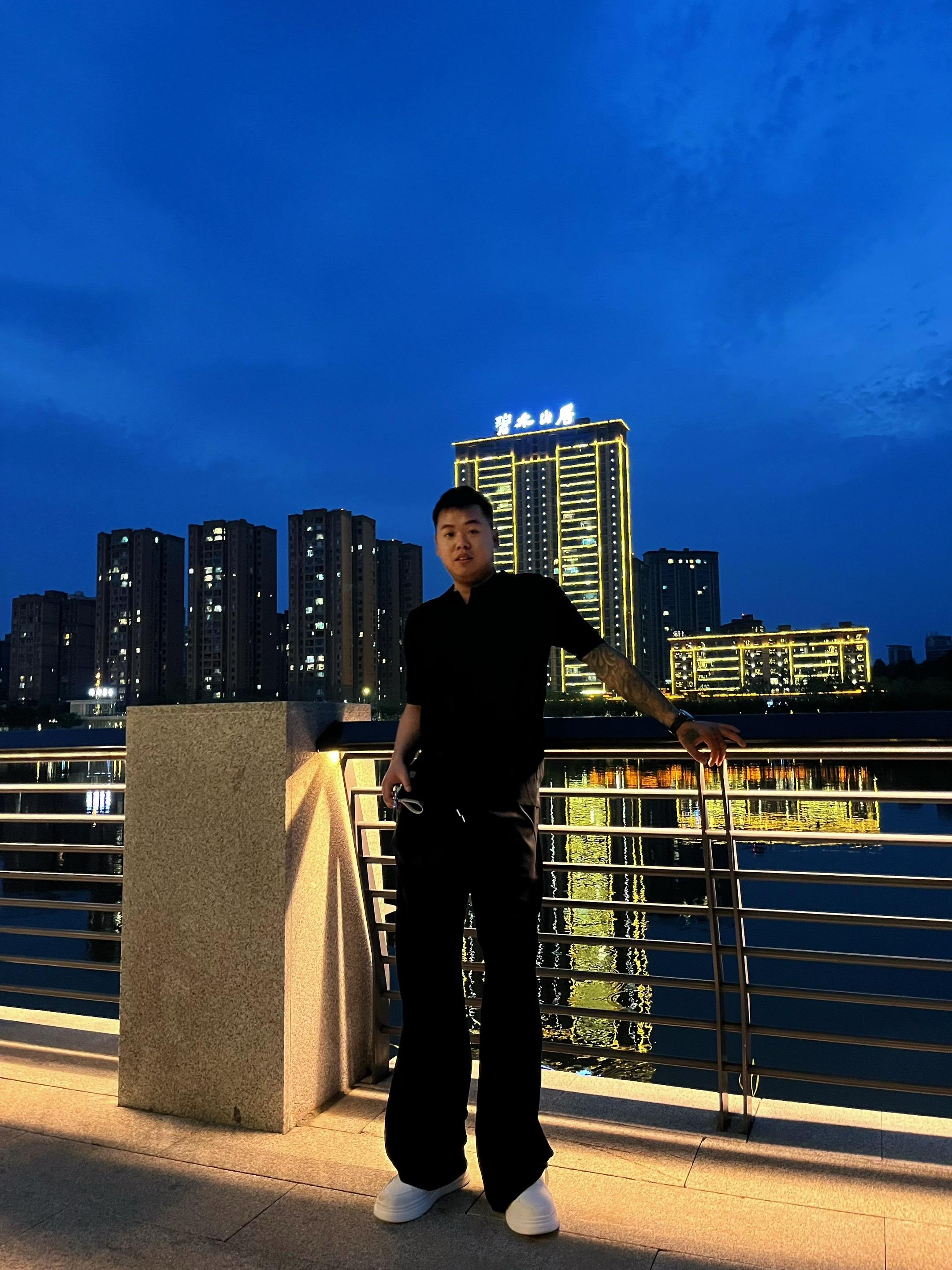 风 把云吹走