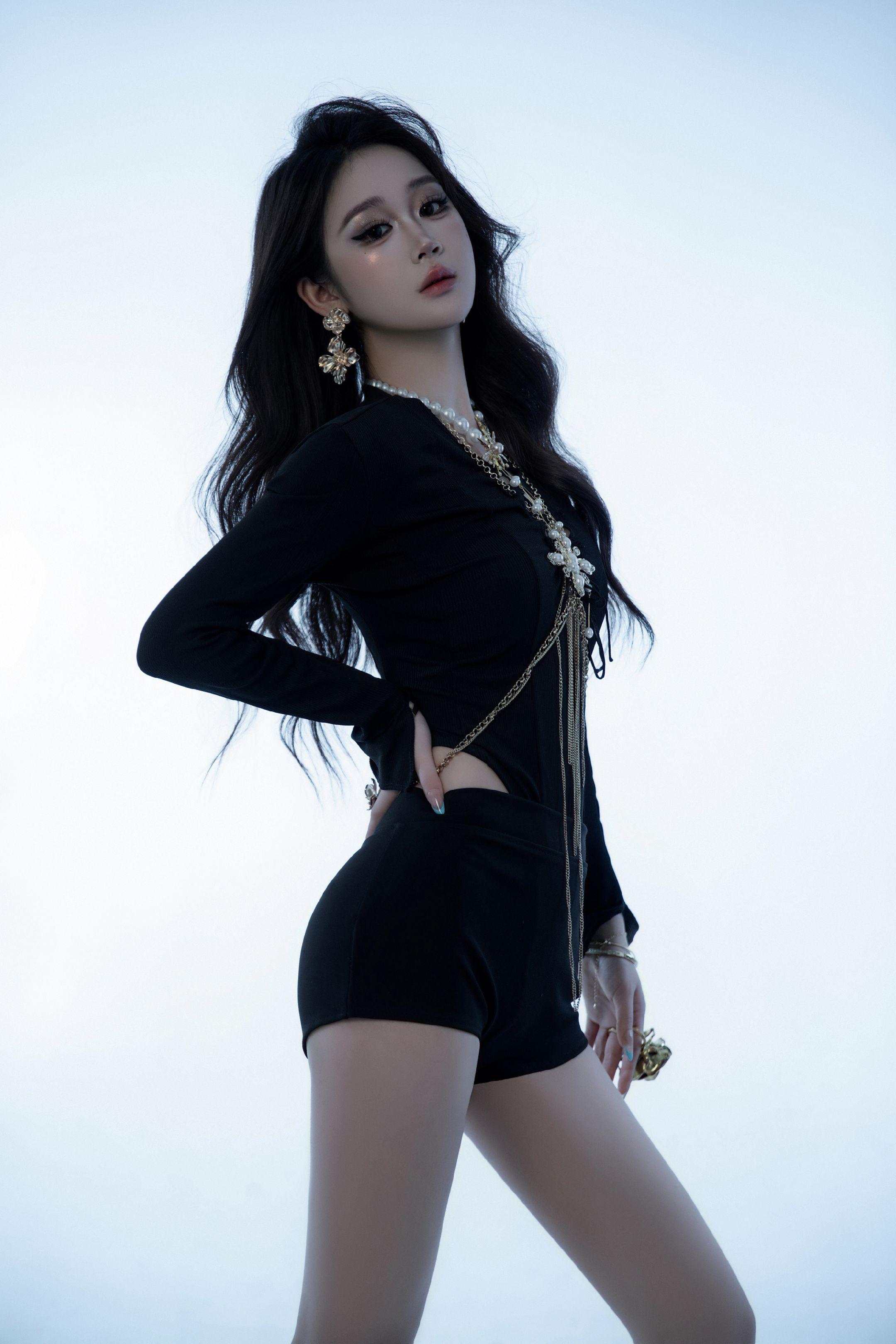 都怪音乐太拽了 感觉自己能单挑领导了