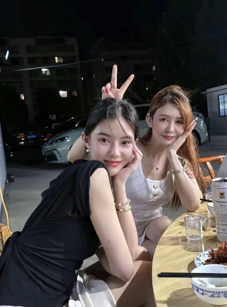 没事儿，就喜欢跟闺蜜微醺谈谈心