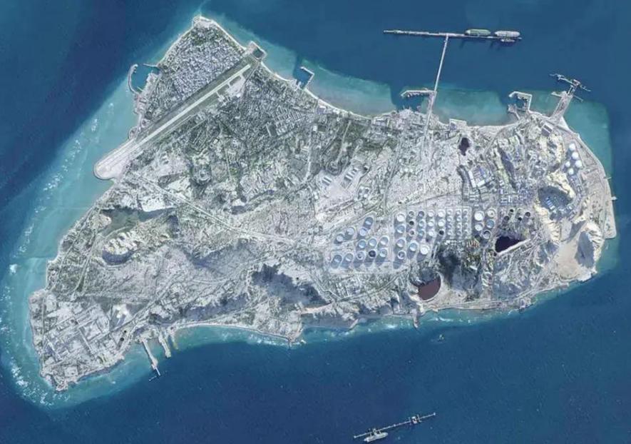 中东要彻底大乱了！美国爆出惊天猛料！特朗普躲白宫地下密谋夺岛地面进攻，死死盯住伊