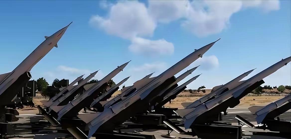 国家的强大和普通人的幸福关系可太大了！几年前我在国外出差，深夜街头遇到流浪汉，当