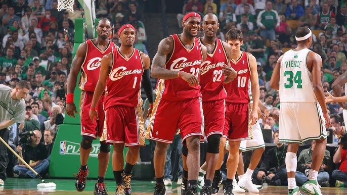 无论他是22岁，30岁，33岁，还是41岁，他一直都能扛起球队，完成那些不可思议