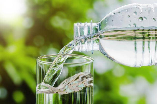【没有颜色、没有味道的水就安全吗？可能健康危害更大！】如果水没有颜色、没有味道，
