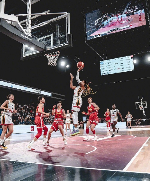 #李梦复出#篮热身赛，中国女篮57-79不敌比利时女篮，李梦复出11中2，拿下6