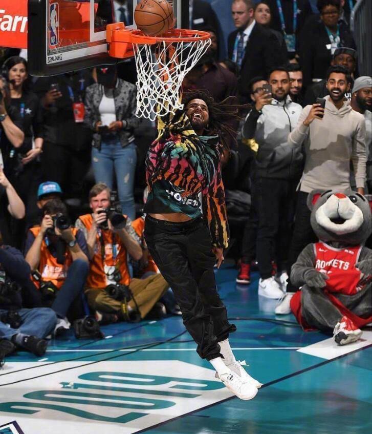 说唱歌手JCole加盟CBAJ.Cole加盟南京，又让美帝球迷多认识了一支CBA