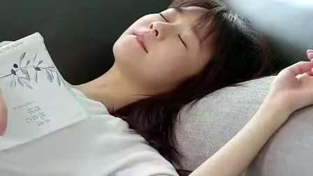 殿前欢·安眠
拥被窝，
便是港湾一处波。
枕头情味同相和，
困卧消磨。
 
伤难